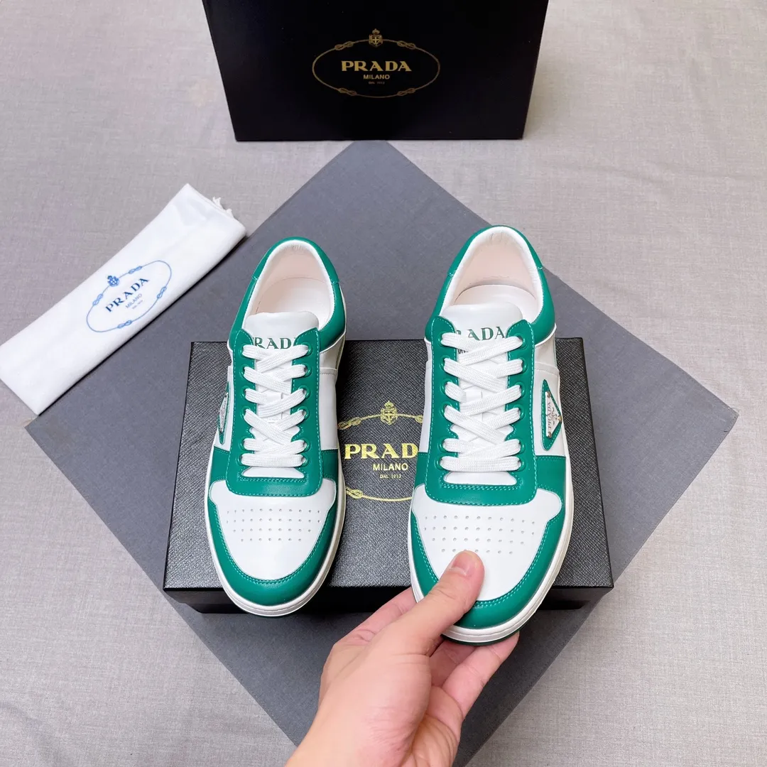 P380 Prada Prada's new men's leather sneakers, the highest version on the market, any comparison is welcome🆚! The original leather has excellent texture and is super high-end! Fetal sheep net lining imported from Italy, removable pad! Luxurious materials and fine workmanship, highly recommended! Code number 38-45 No. 058